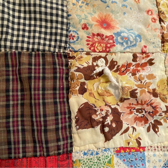 Vintage Quilt (Cutter) Several Rips & Stains 71”x80” for Projects - Picture 10 of 16